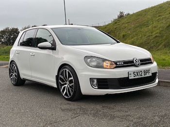 Volkswagen - Golf