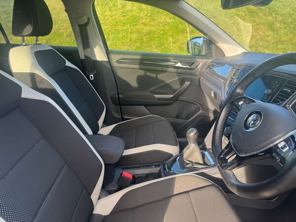 Used Volkswagen T-Roc 2018 for sale - 76312236: Photo 6