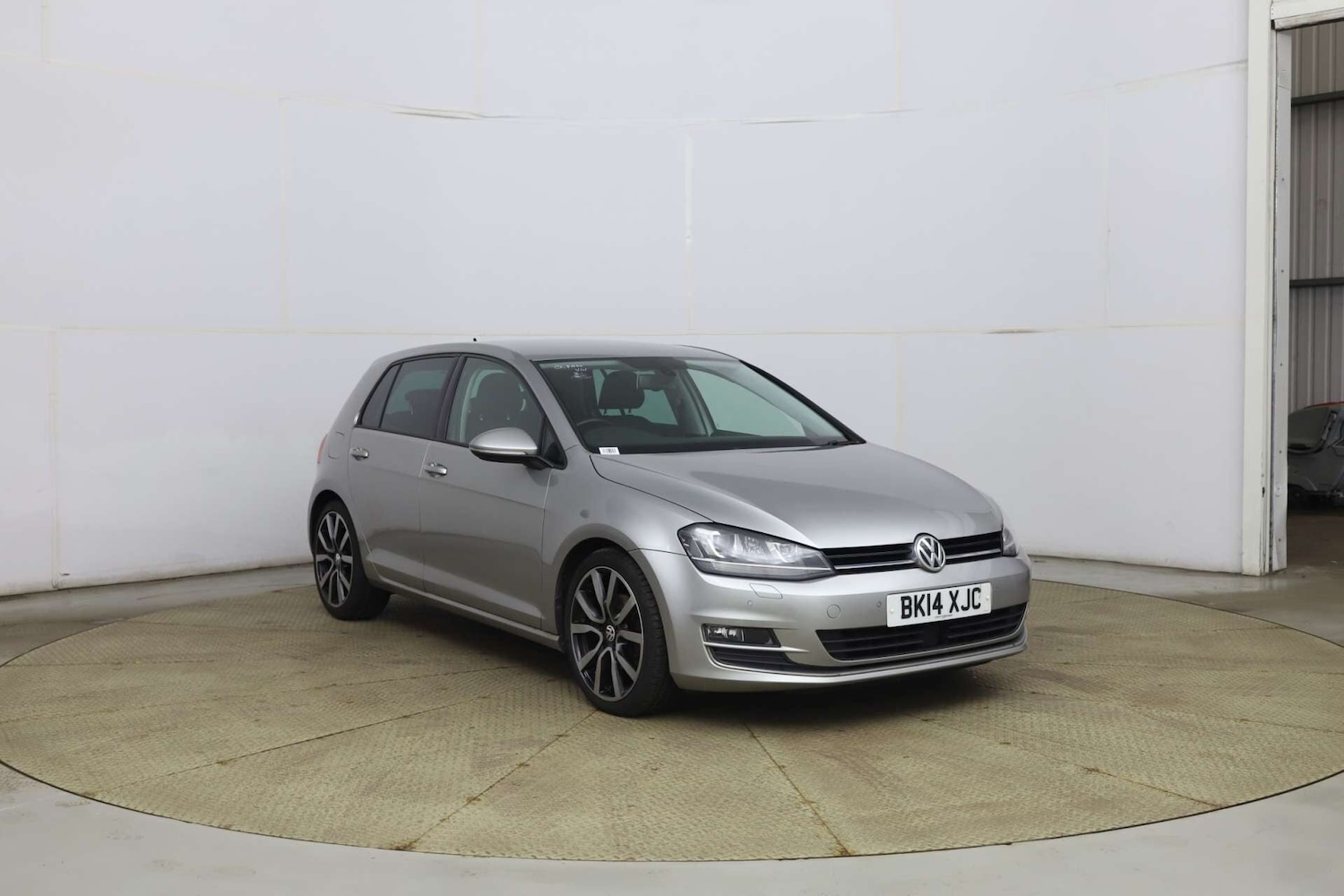 Used Volkswagen Golf 2014 for sale - 77662073: Photo 1