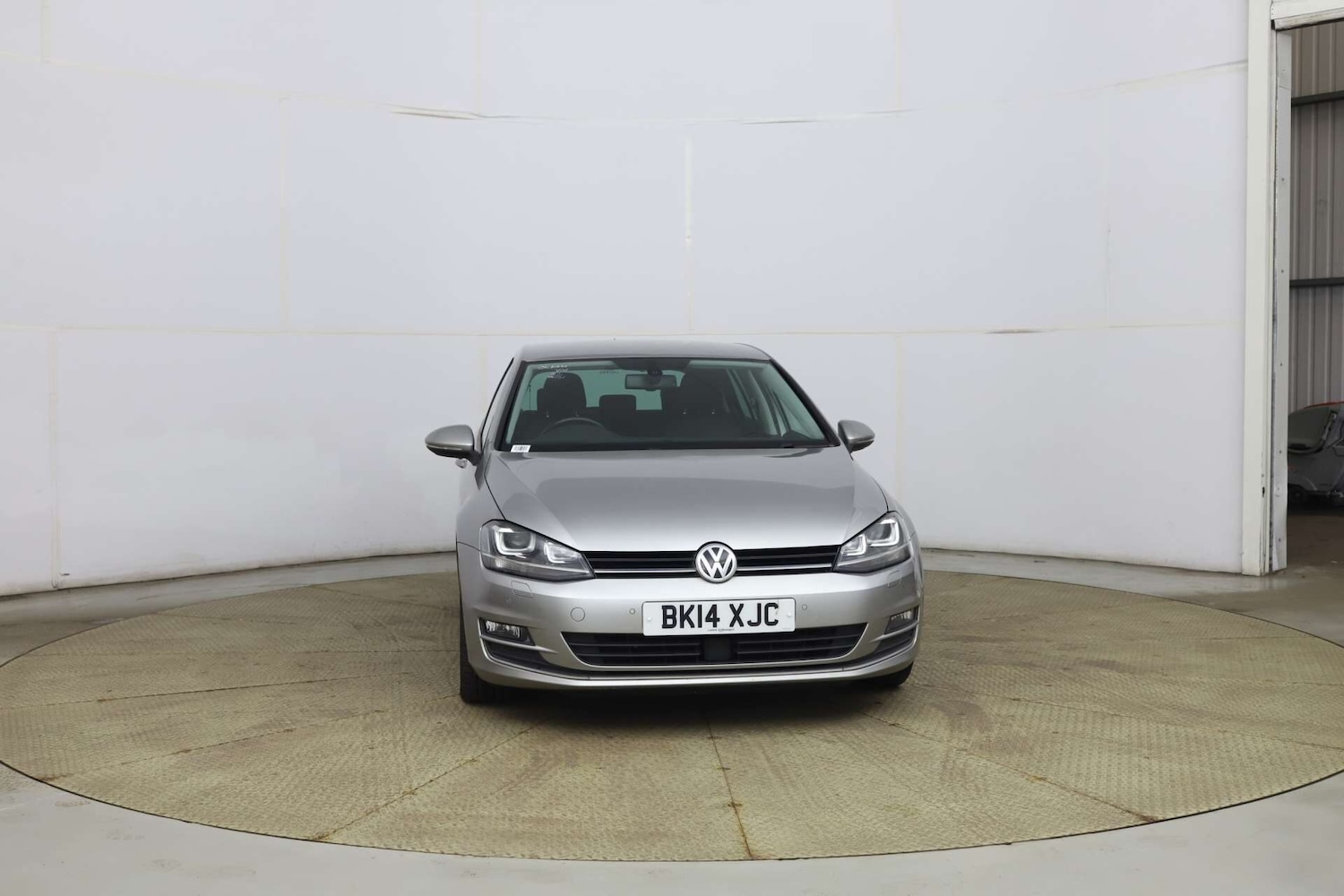 Used Volkswagen Golf 2014 for sale - 77662073: Photo 2