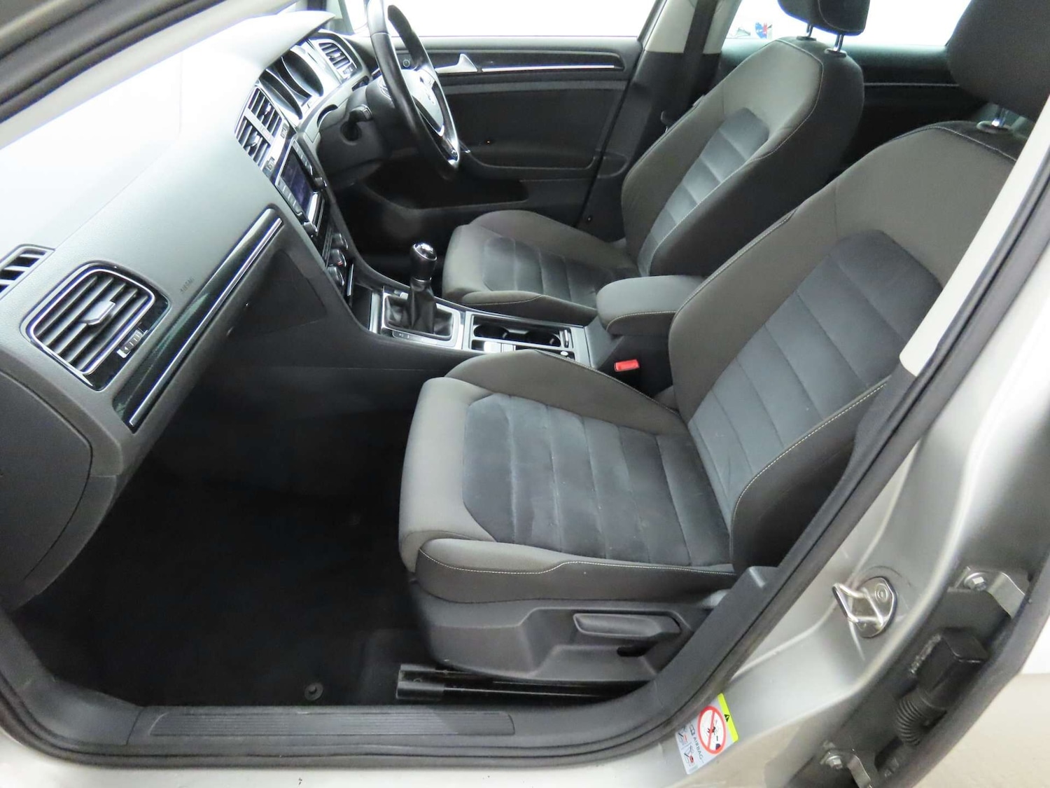 Used Volkswagen Golf 2014 for sale - 77662073: Photo 8