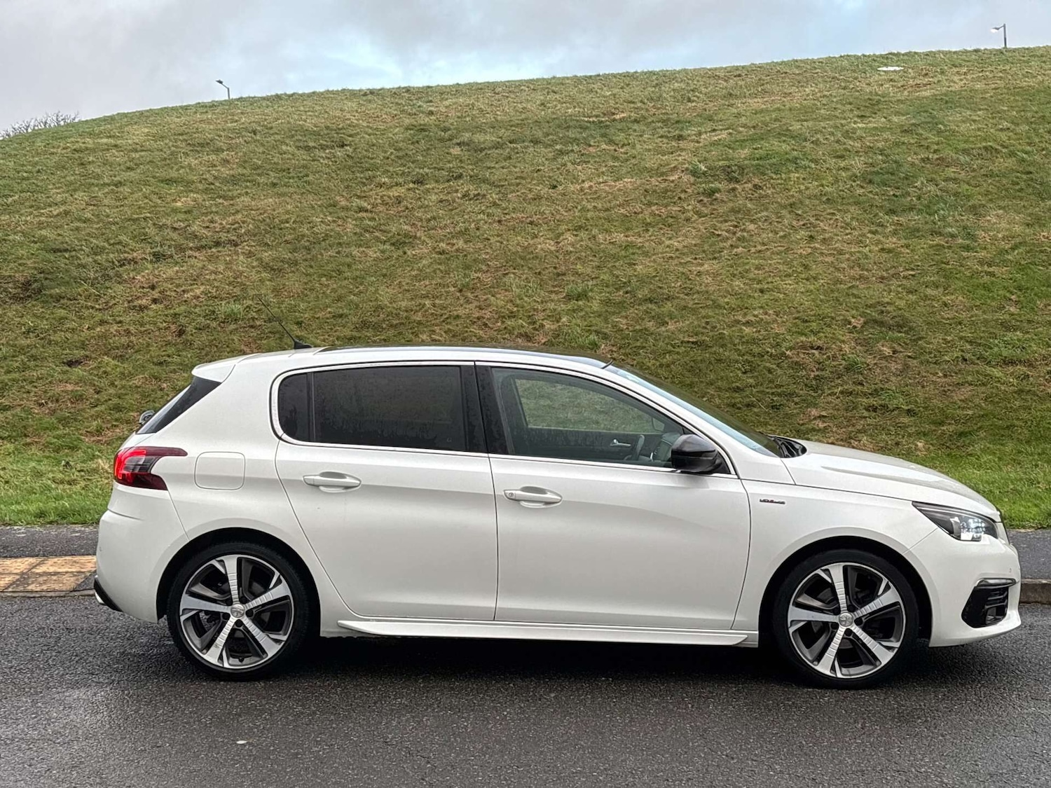 Used Peugeot 308 2018 for sale - 76763306: Photo 2