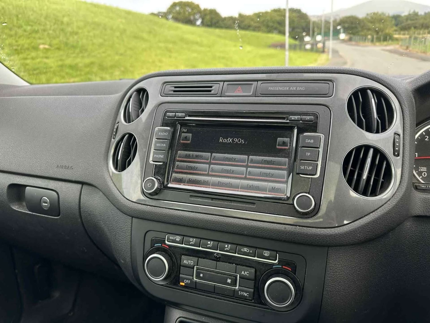 Used Volkswagen Tiguan 2013 for sale - 76412145: Photo 9