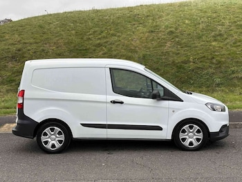 Used Ford Transit Courier 2020 for sale - 76129203: Photo