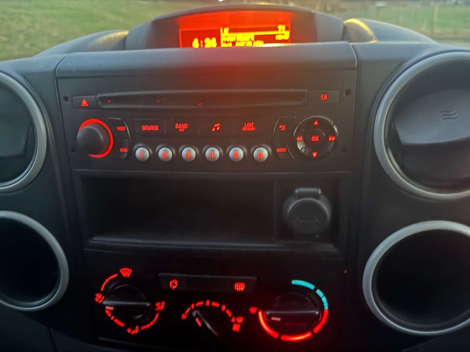 Used Peugeot Partner 2018 for sale - 76922789: Photo 14