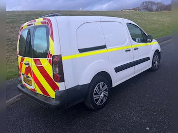 Used Peugeot Partner 2018 for sale - 76922789: Photo