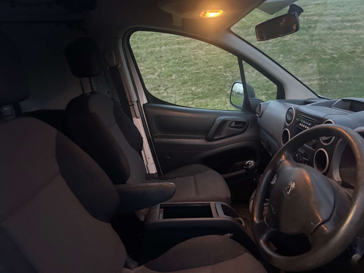 Used Peugeot Partner 2018 for sale - 76922789: Photo 8