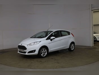 2016 - 1.25 82 Zetec 5dr