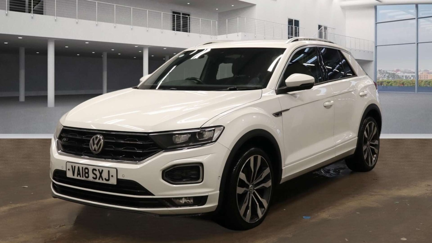 Used Volkswagen T-Roc 2018 for sale - 77902677: Photo 2