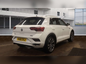 Used Volkswagen T-Roc 2018 for sale - 77902677: Photo