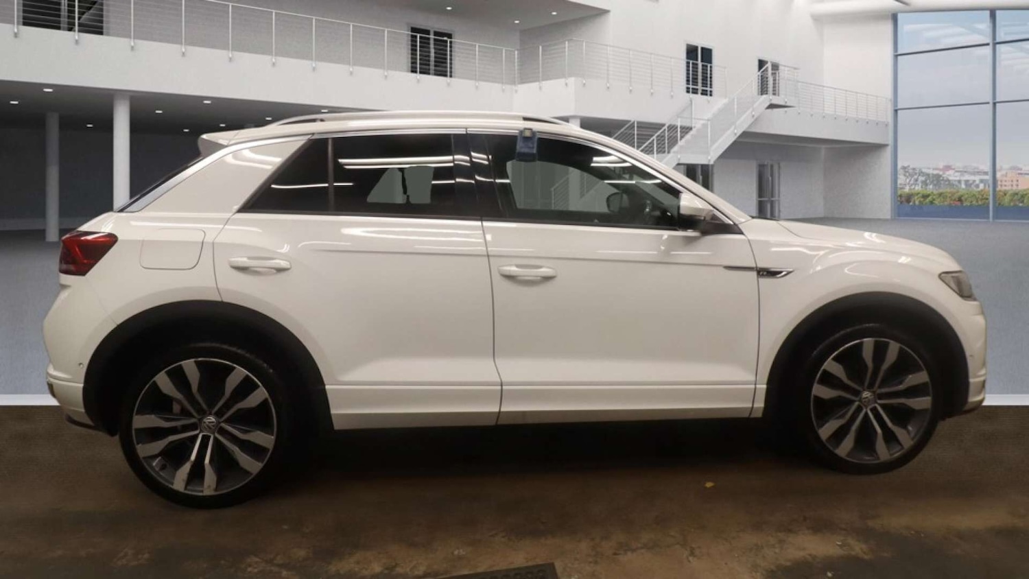 Used Volkswagen T-Roc 2018 for sale - 77902677: Photo 5