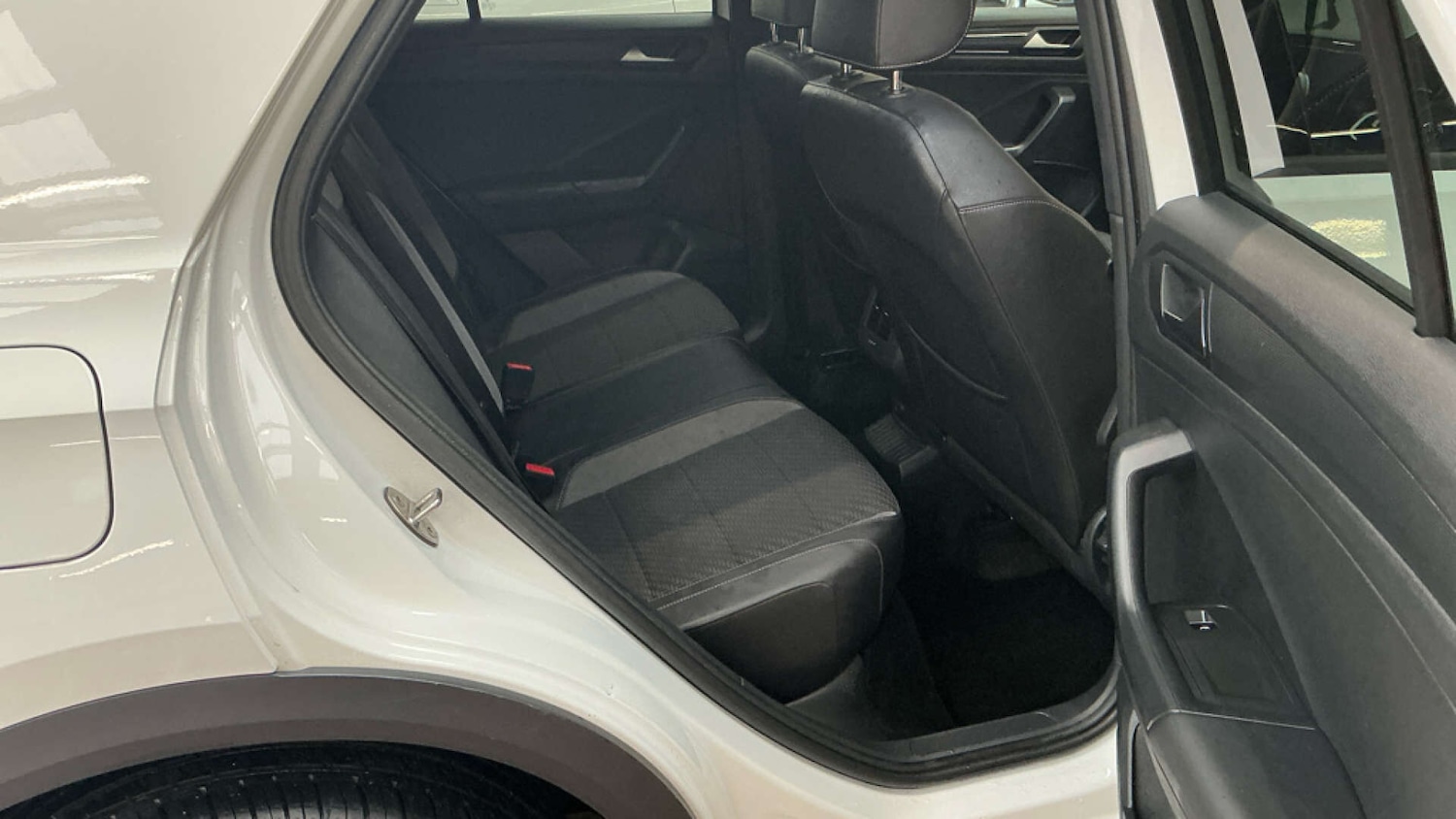 Used Volkswagen T-Roc 2018 for sale - 77902677: Photo 8