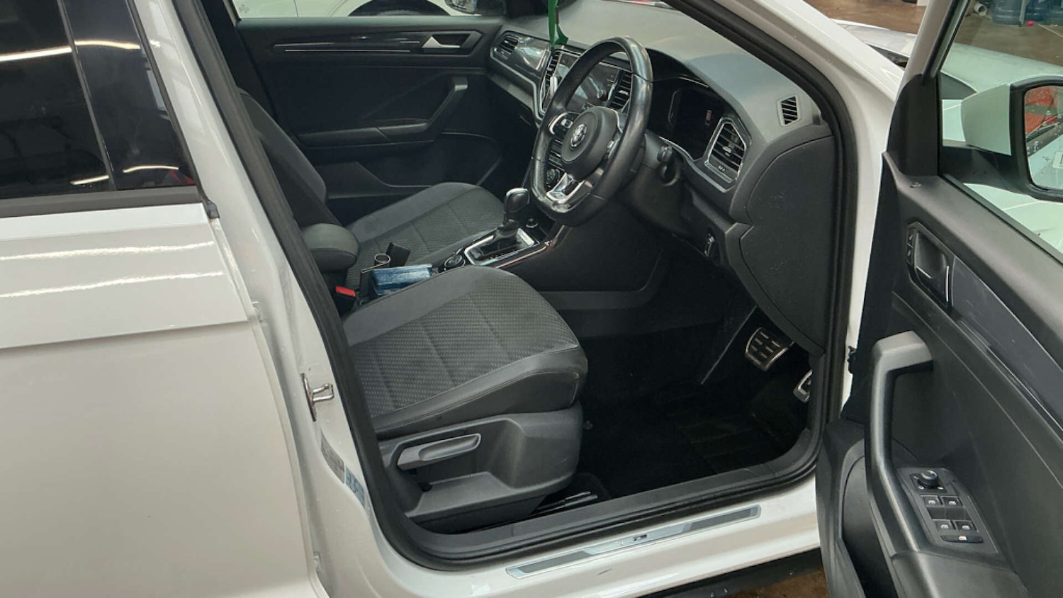 Used Volkswagen T-Roc 2018 for sale - 77902677: Photo 9