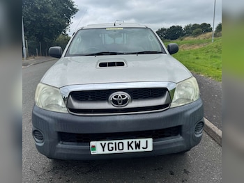 Used Toyota Hilux 2010 for sale - 75426102: Photo
