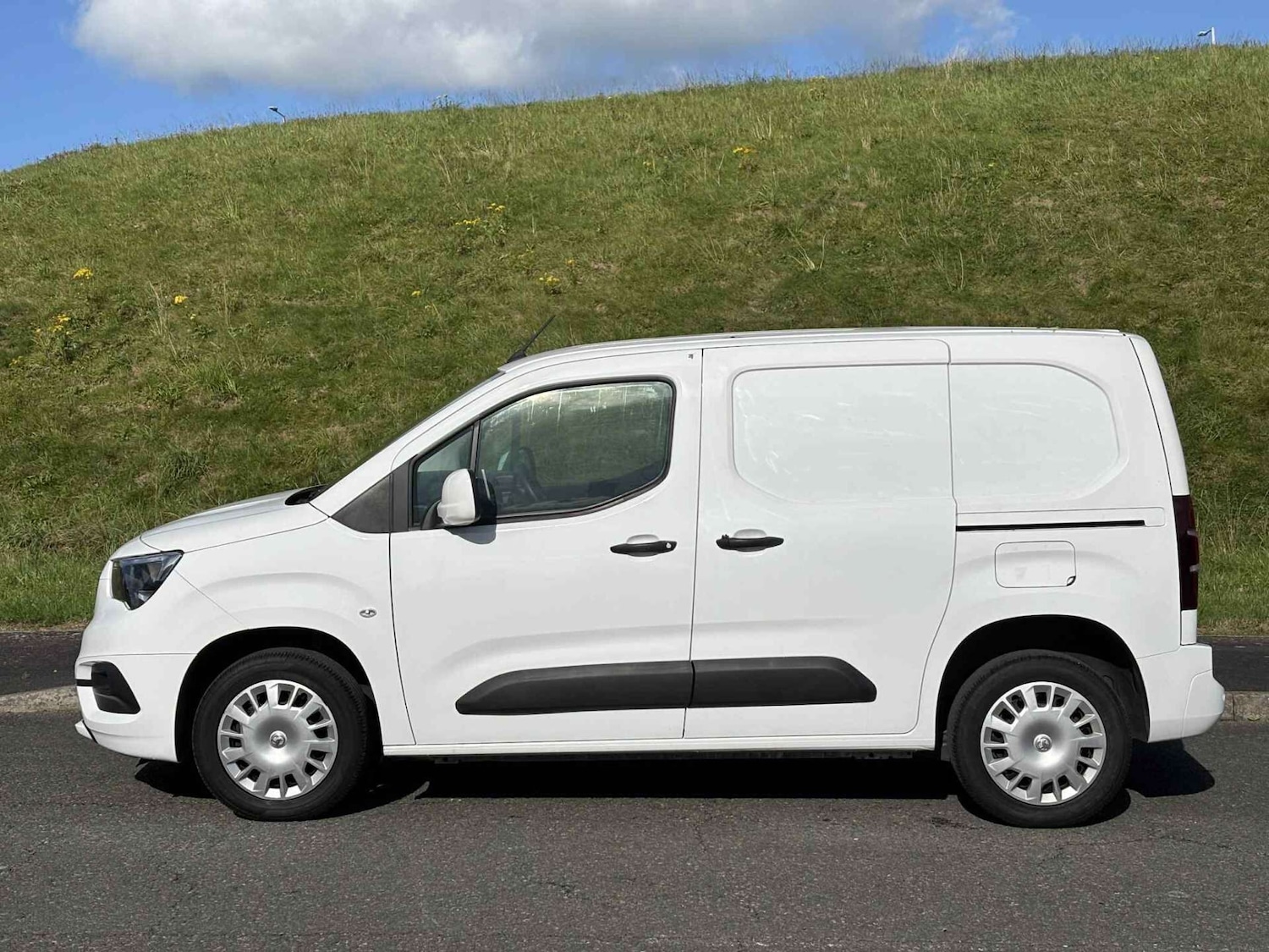 Used Vauxhall Combo 2021 for sale - 75683776: Photo 7