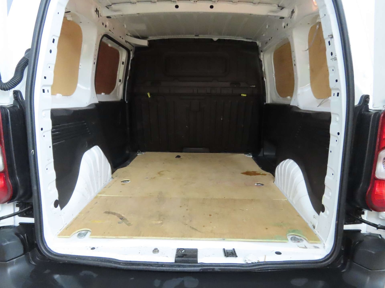 Used Peugeot Partner 2020 for sale - 76985205: Photo 11