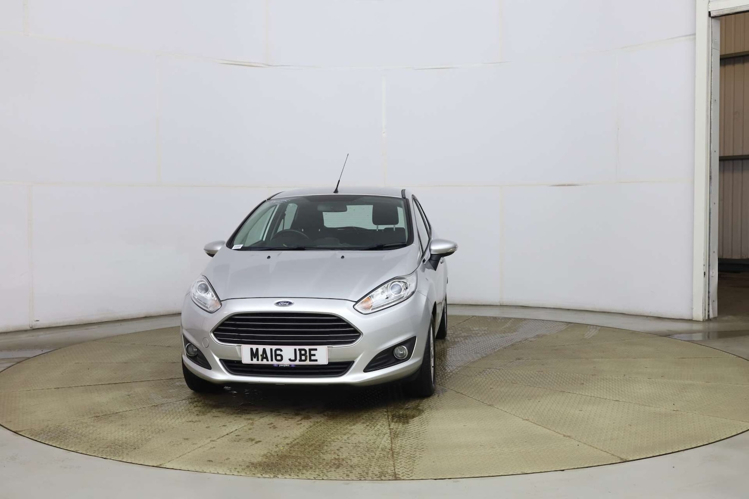 Used Ford Fiesta 2016 for sale - 77530442: Photo 2
