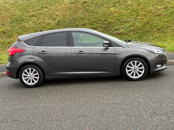 Used Ford Focus 2015 for sale - 76205823: Photo 5