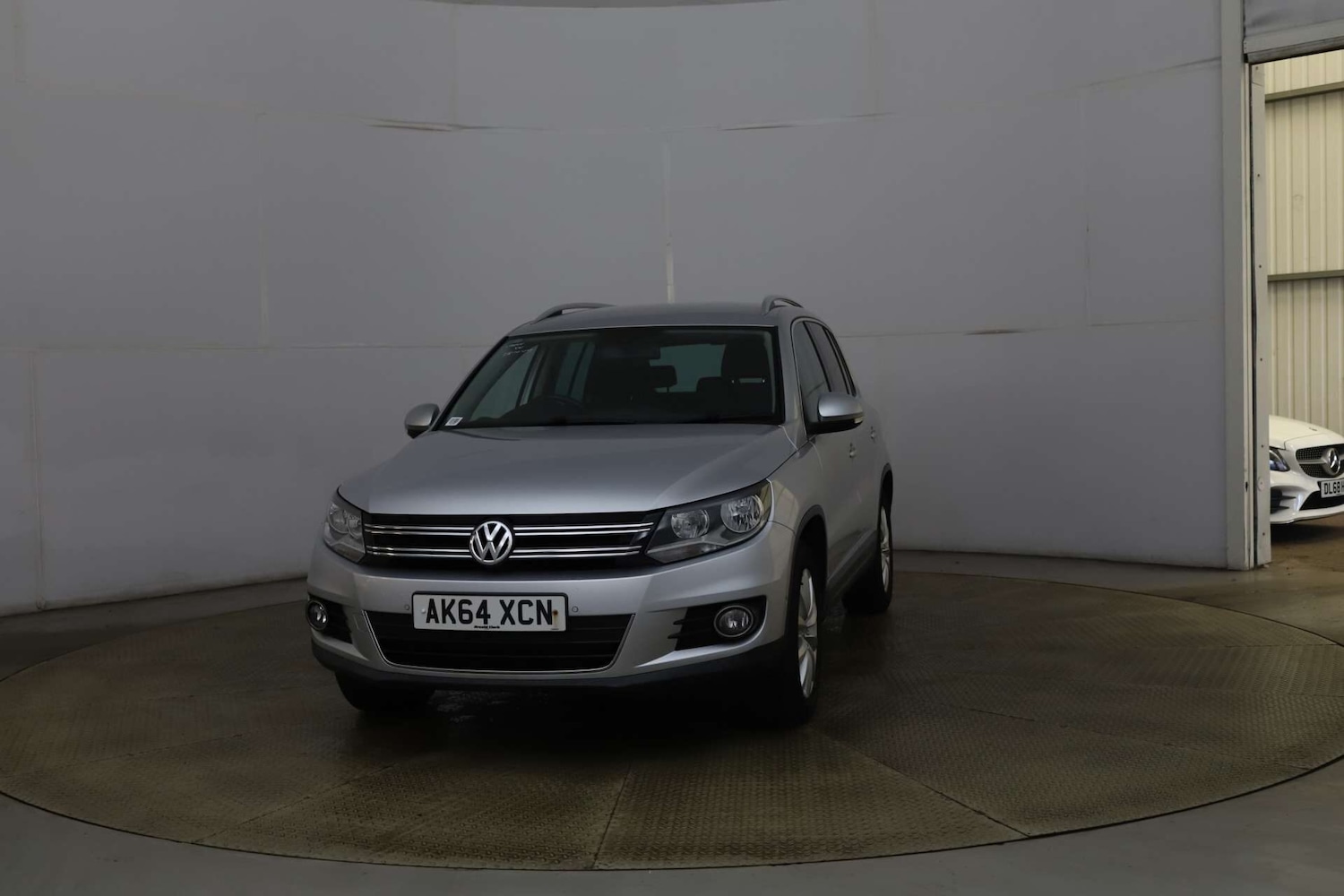 Used Volkswagen Tiguan 2014 for sale - 76476858: Photo 2