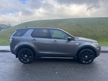 Used Land Rover Discovery Sport 2017 for sale - 77571183: Photo
