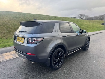 Used Land Rover Discovery Sport 2017 for sale - 77571183: Photo