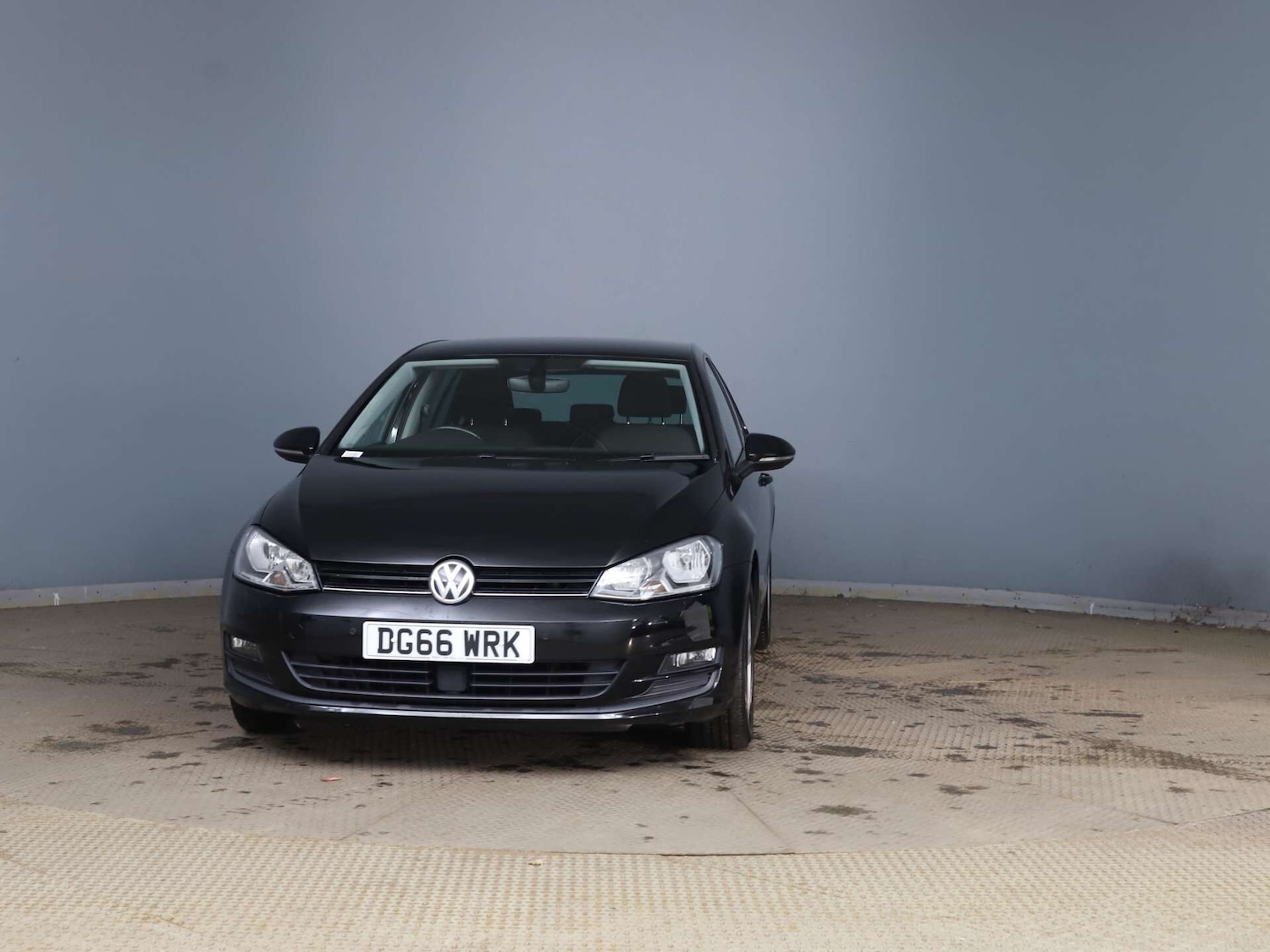 Used Volkswagen Golf 2016 for sale - 77917391: Photo 2