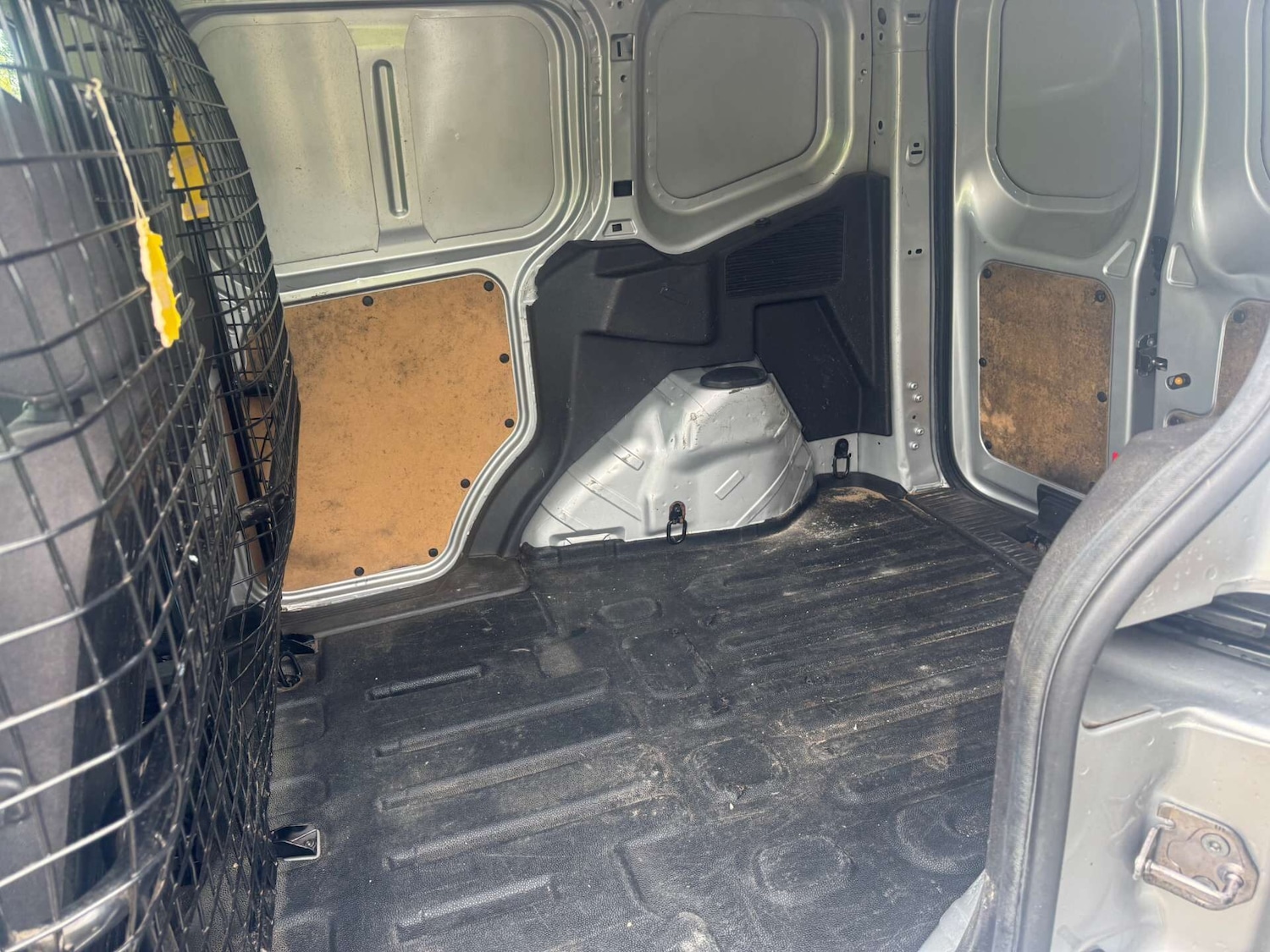 Used Ford Transit Courier 2014 for sale - 77985011: Photo 11