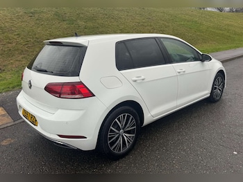 Used Volkswagen Golf 2017 for sale - 77165836: Photo