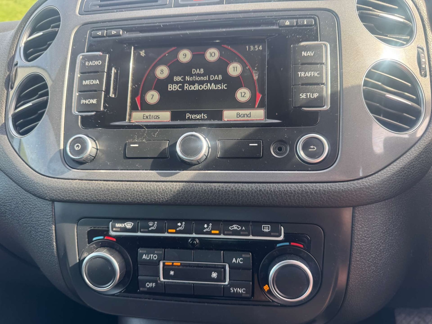 Used Volkswagen Tiguan 2014 for sale - 77945550: Photo 11