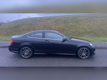 Used Mercedes-Benz C Class 2015 for sale - 77100056: Photo