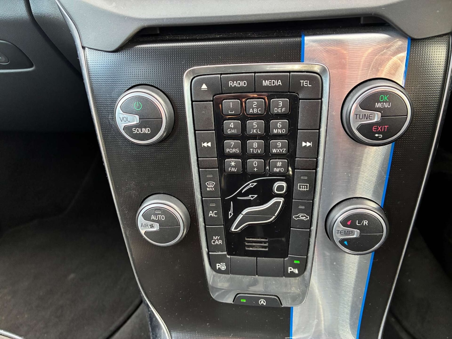 Used Volvo V40 2016 for sale - 77482662: Photo 15