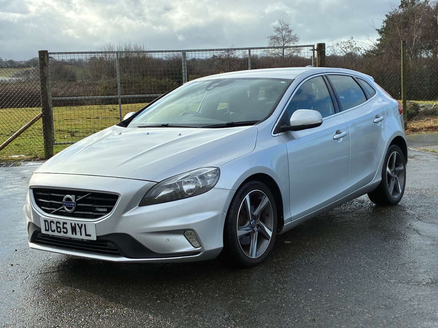 Used Volvo V40 2016 for sale - 77482662: Photo 2
