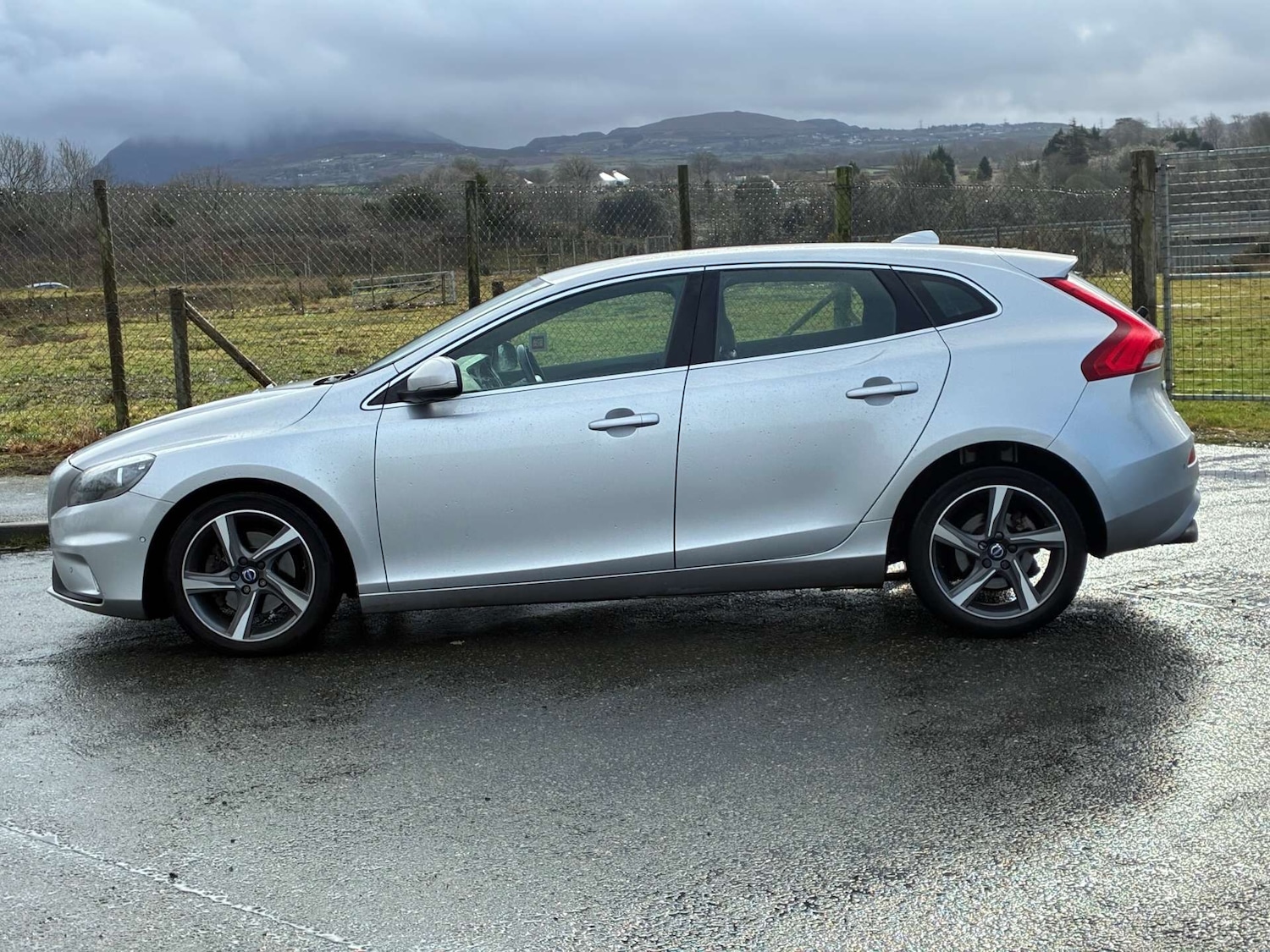 Used Volvo V40 2016 for sale - 77482662: Photo 4