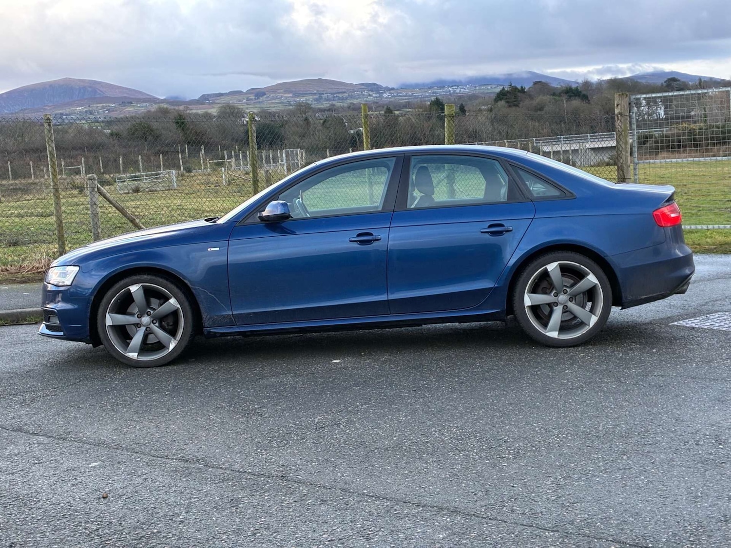 Used Audi A4 2013 for sale - 77483333: Photo 2