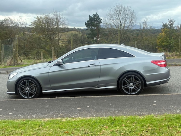 Used Mercedes-Benz E-Class 2009 for sale - 76194637: Photo 4