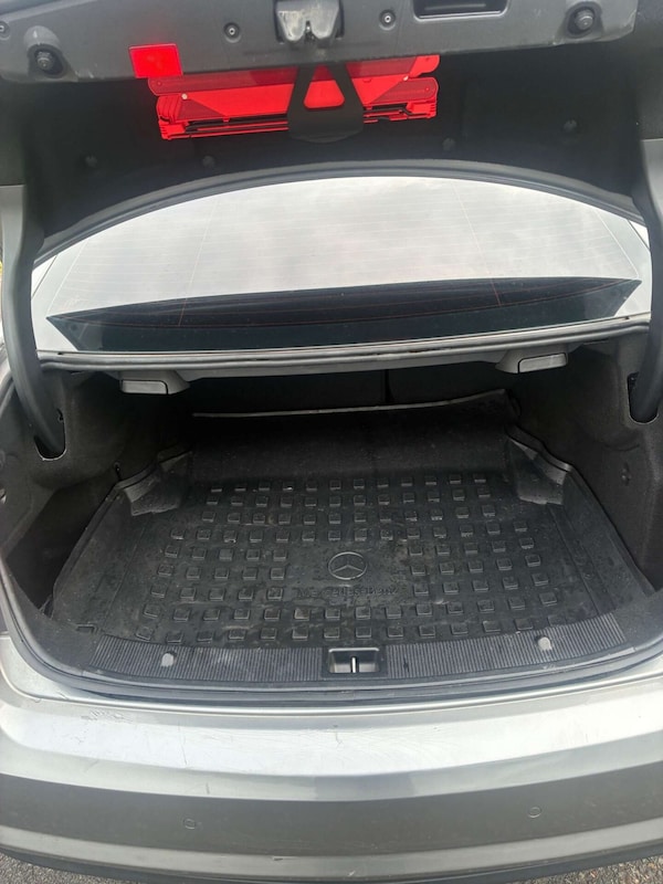 Used Mercedes-Benz E-Class 2009 for sale - 76194637: Photo 8