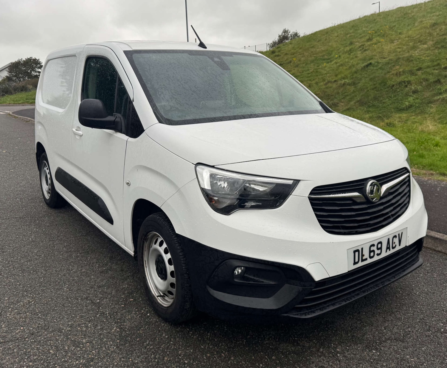 Used Vauxhall Combo 2019 for sale - 76159760: Photo 1