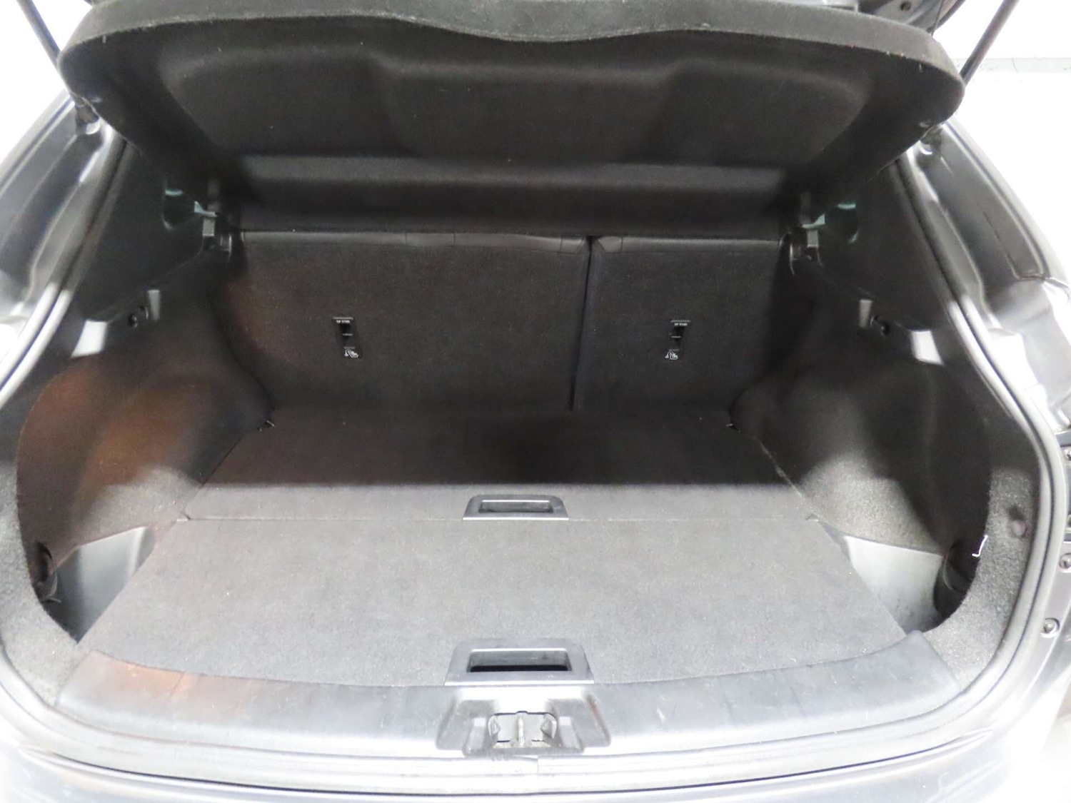 Used Nissan Qashqai 2015 for sale - 77742660: Photo 12