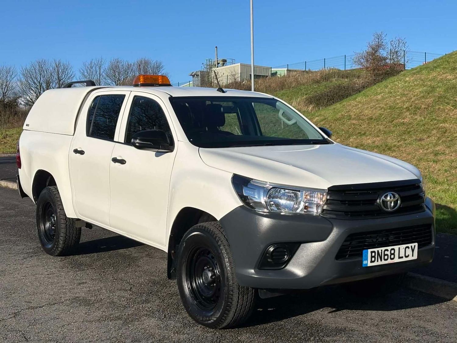 Used Toyota Hilux 2018 for sale - 76638749: Photo 1