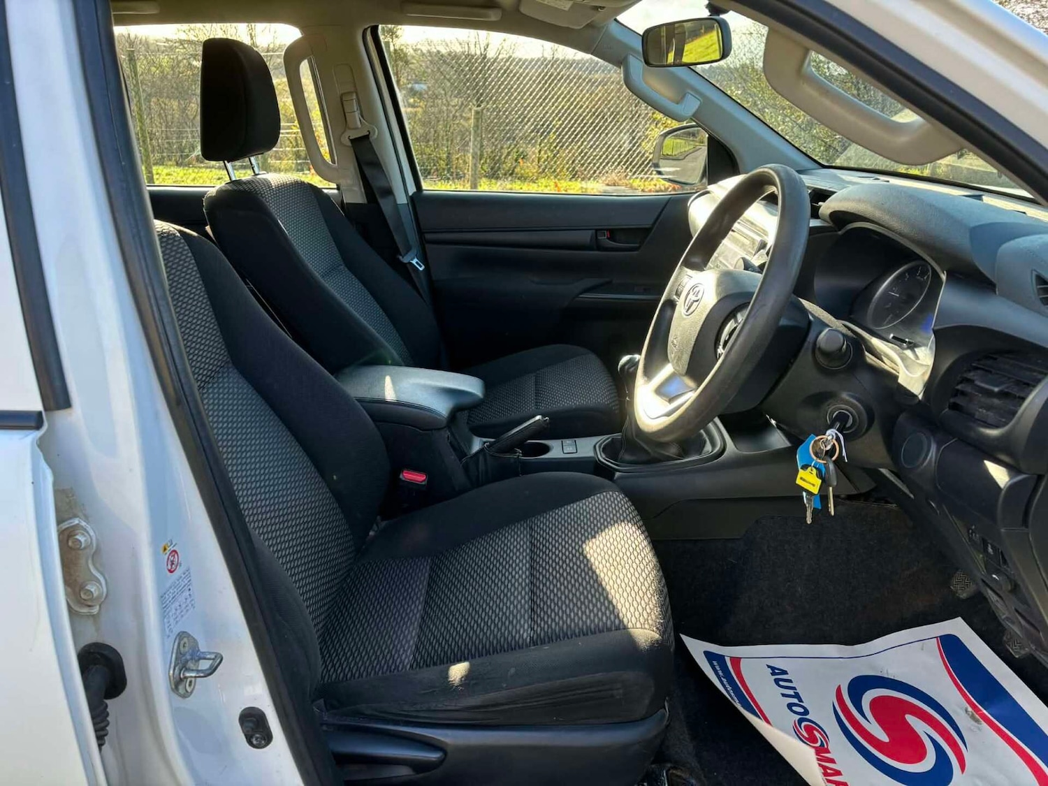 Used Toyota Hilux 2018 for sale - 76638749: Photo 11