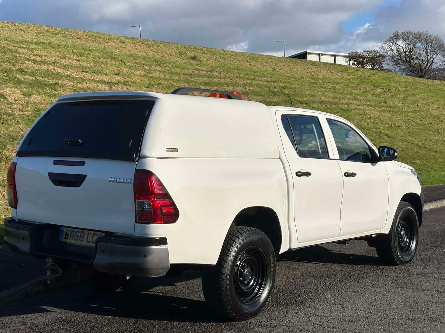 Used Toyota Hilux 2018 for sale - 76638749: Photo 6