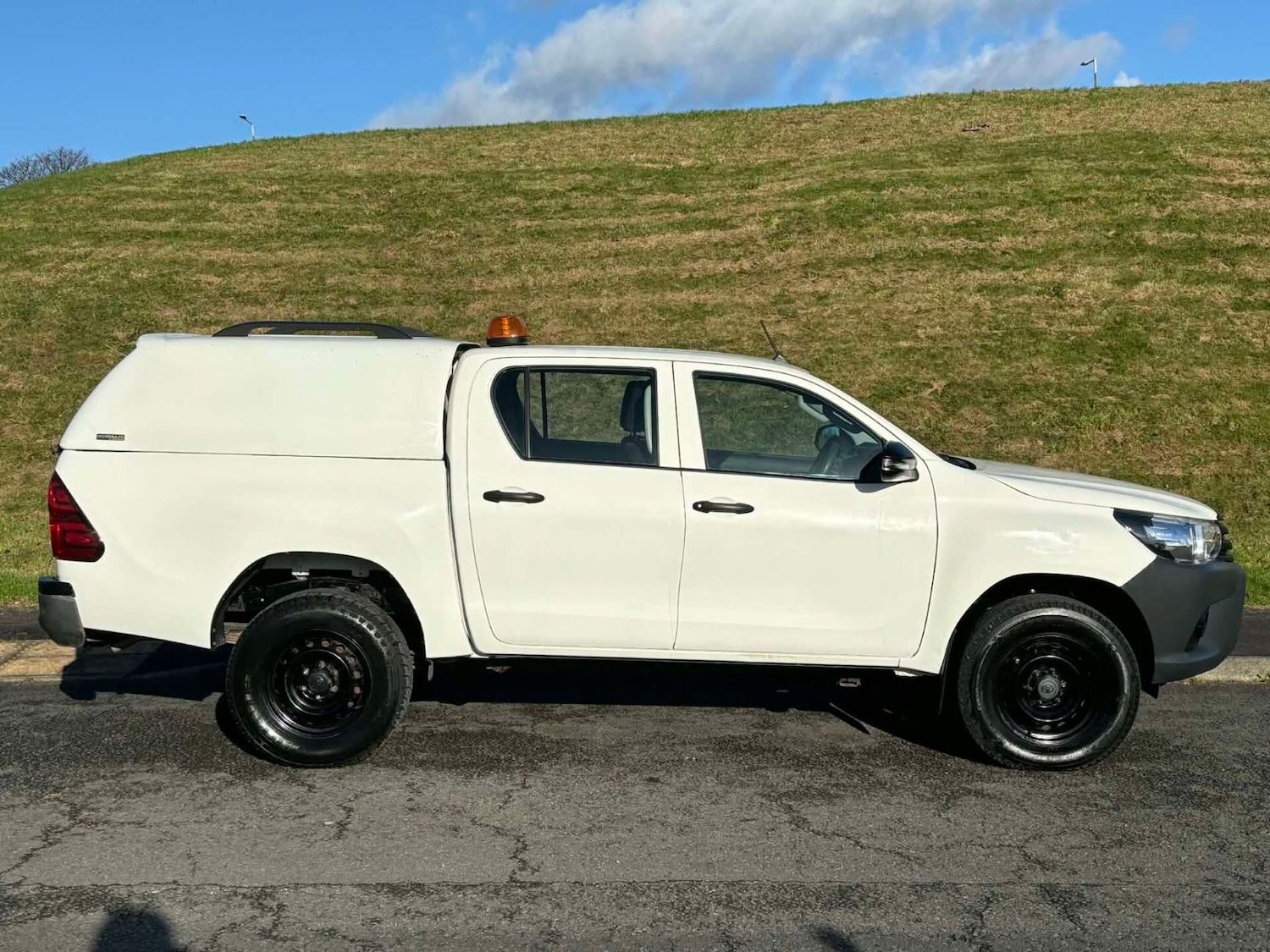 Used Toyota Hilux 2018 for sale - 76638749: Photo 8