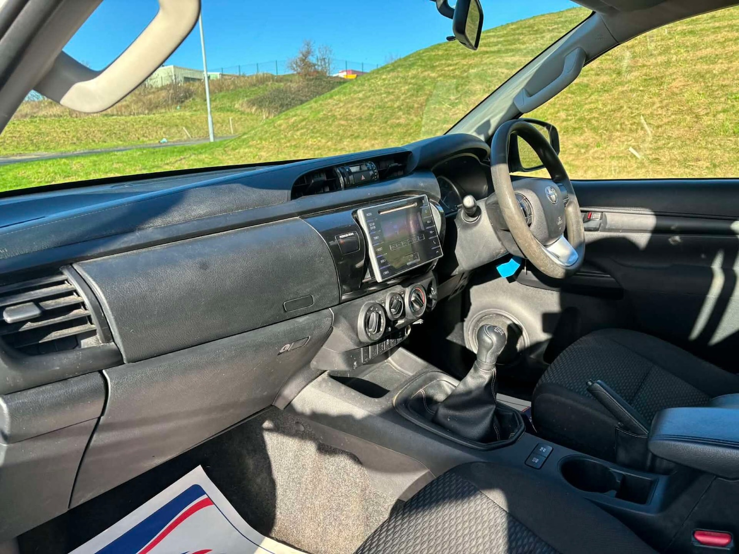 Used Toyota Hilux 2018 for sale - 76638749: Photo 9