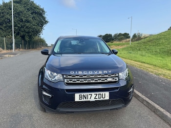 Used Land Rover Discovery Sport 2017 for sale - 75567242: Photo