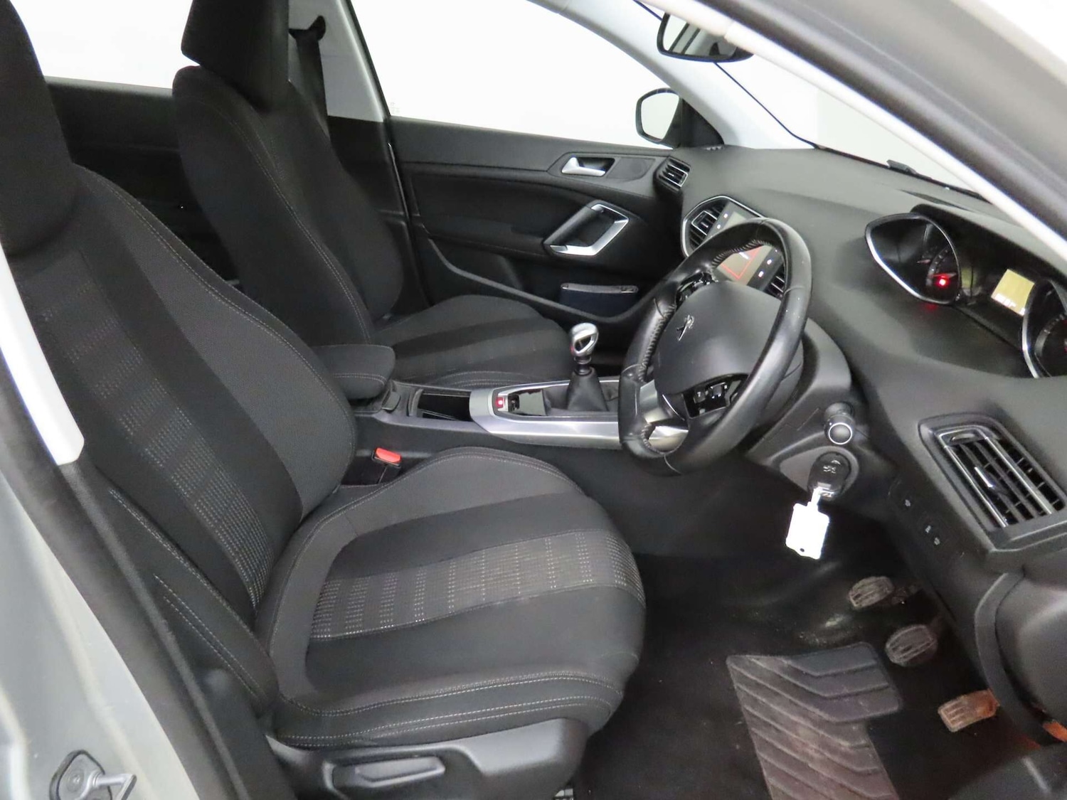 Used Peugeot 308 2016 for sale - 76476868: Photo 10