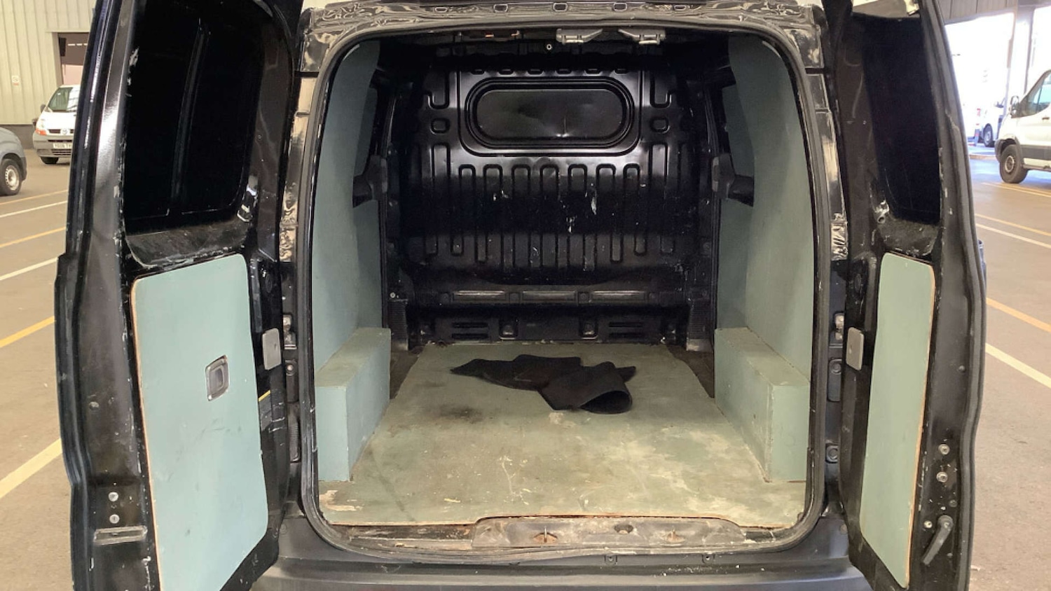 Used Nissan NV200 2014 for sale - 77797407: Photo 11