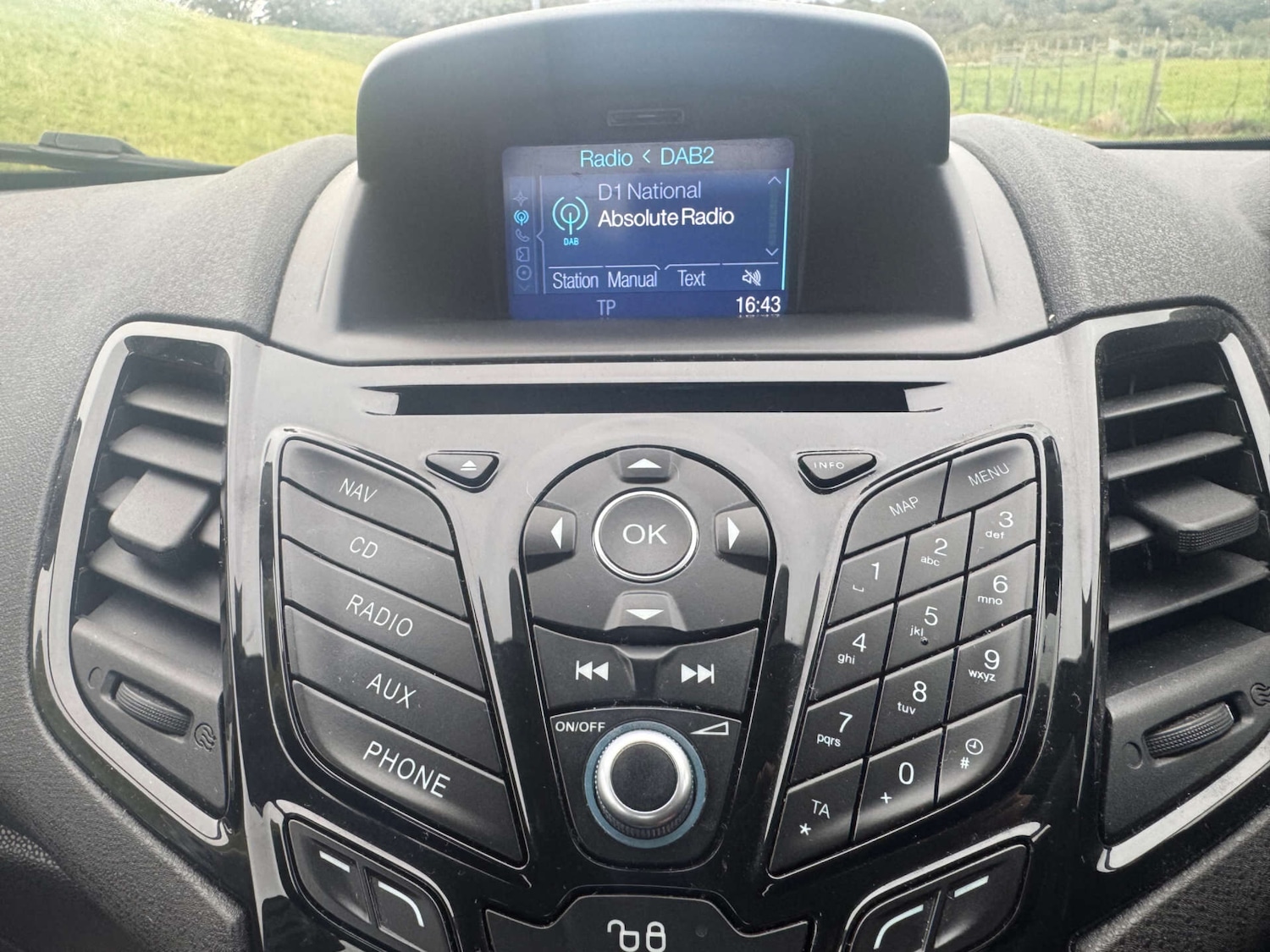 Used Ford Fiesta 2017 for sale - 76064021: Photo 11