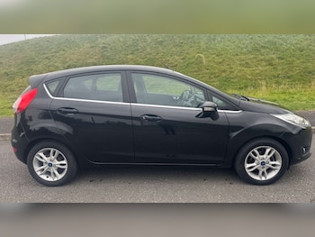 Used Ford Fiesta 2017 for sale - 76064021: Photo