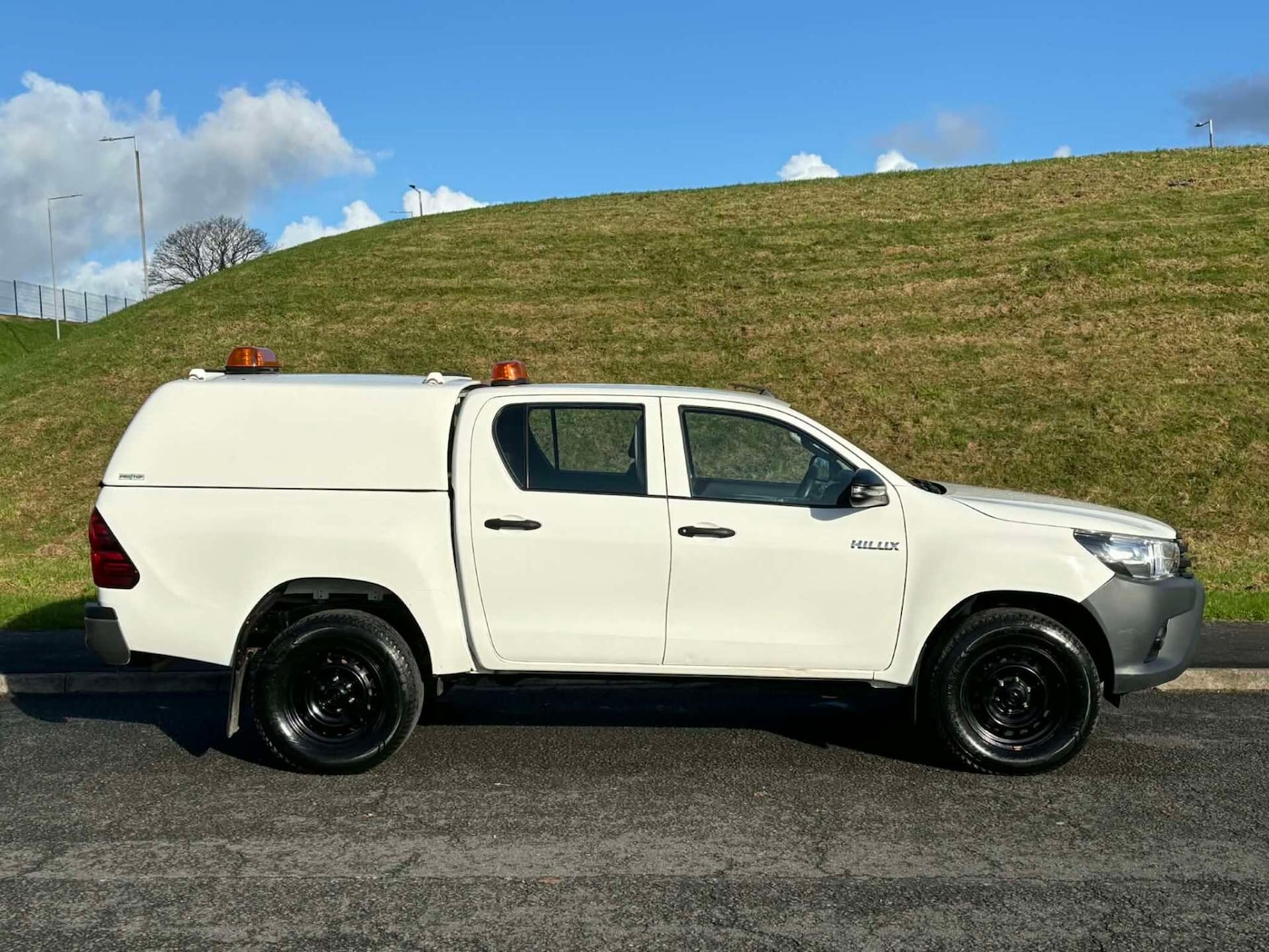 Used Toyota Hilux 2019 for sale - 76637330: Photo 5