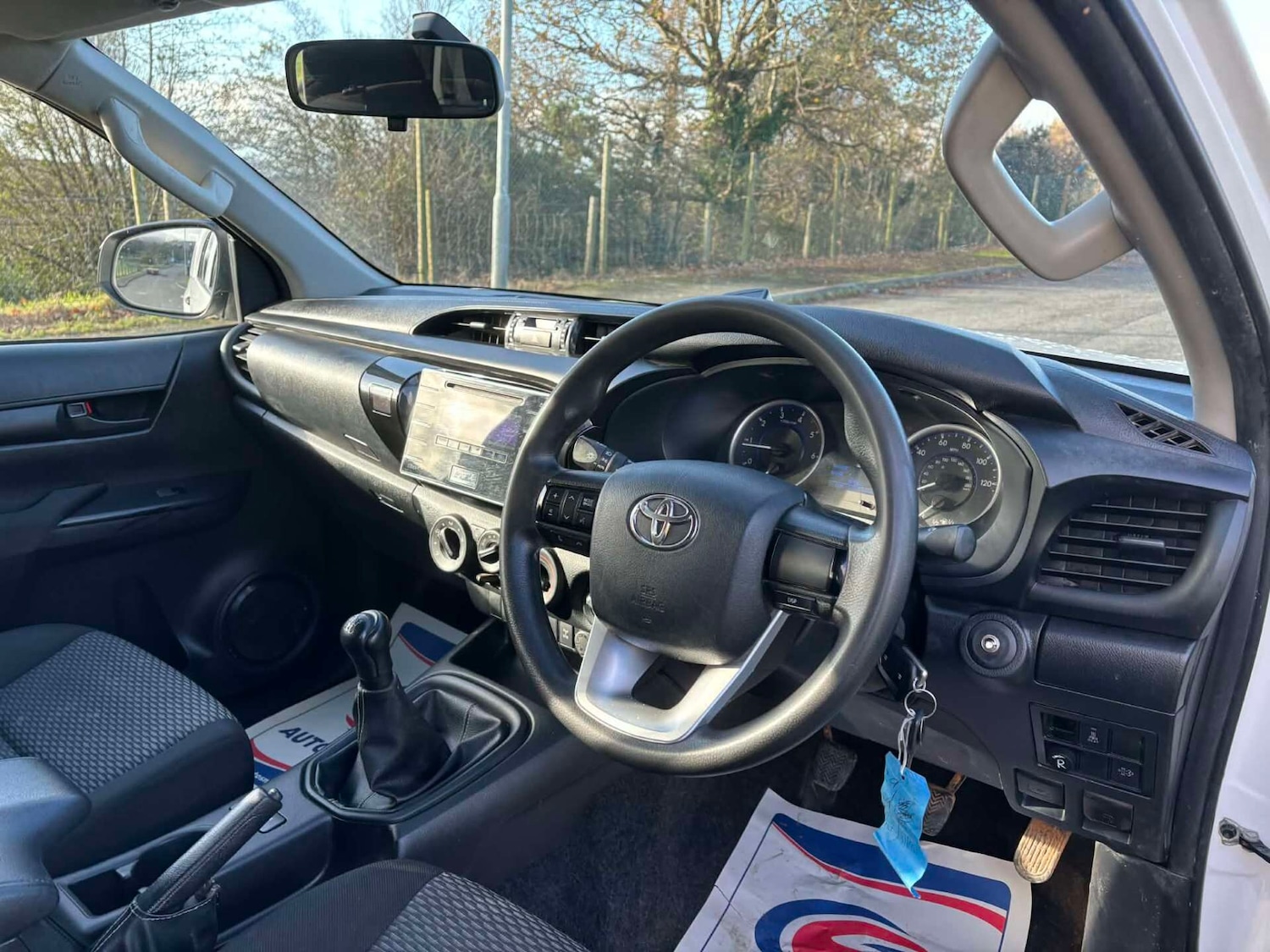 Used Toyota Hilux 2019 for sale - 76637330: Photo 9